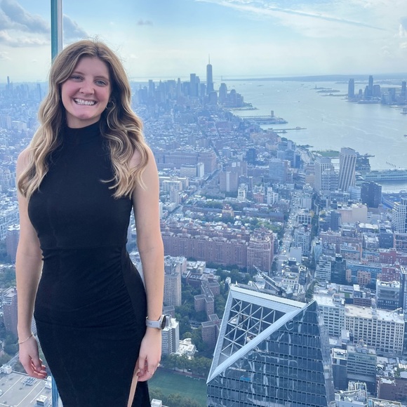 Meet your Posher, Olivia - Picture 4 of 5